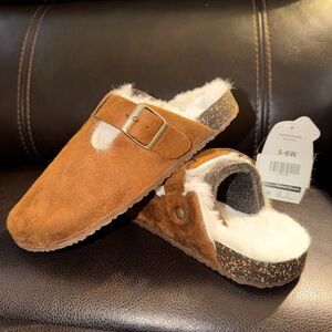 Secret Treasures Women's Luxe Faux Fur Size 5-6 Wide. New With Tag. Brown Color